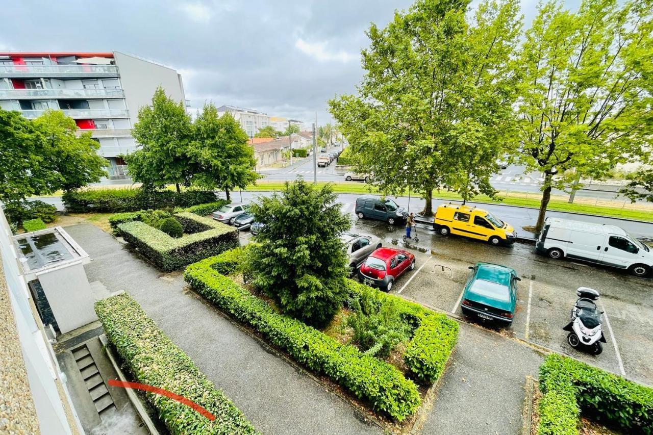 Luminous Apartment With Parking Near The City Center Cenon Bagian luar foto
