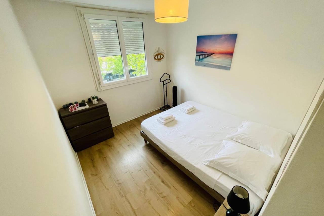 Luminous Apartment With Parking Near The City Center Cenon Bagian luar foto