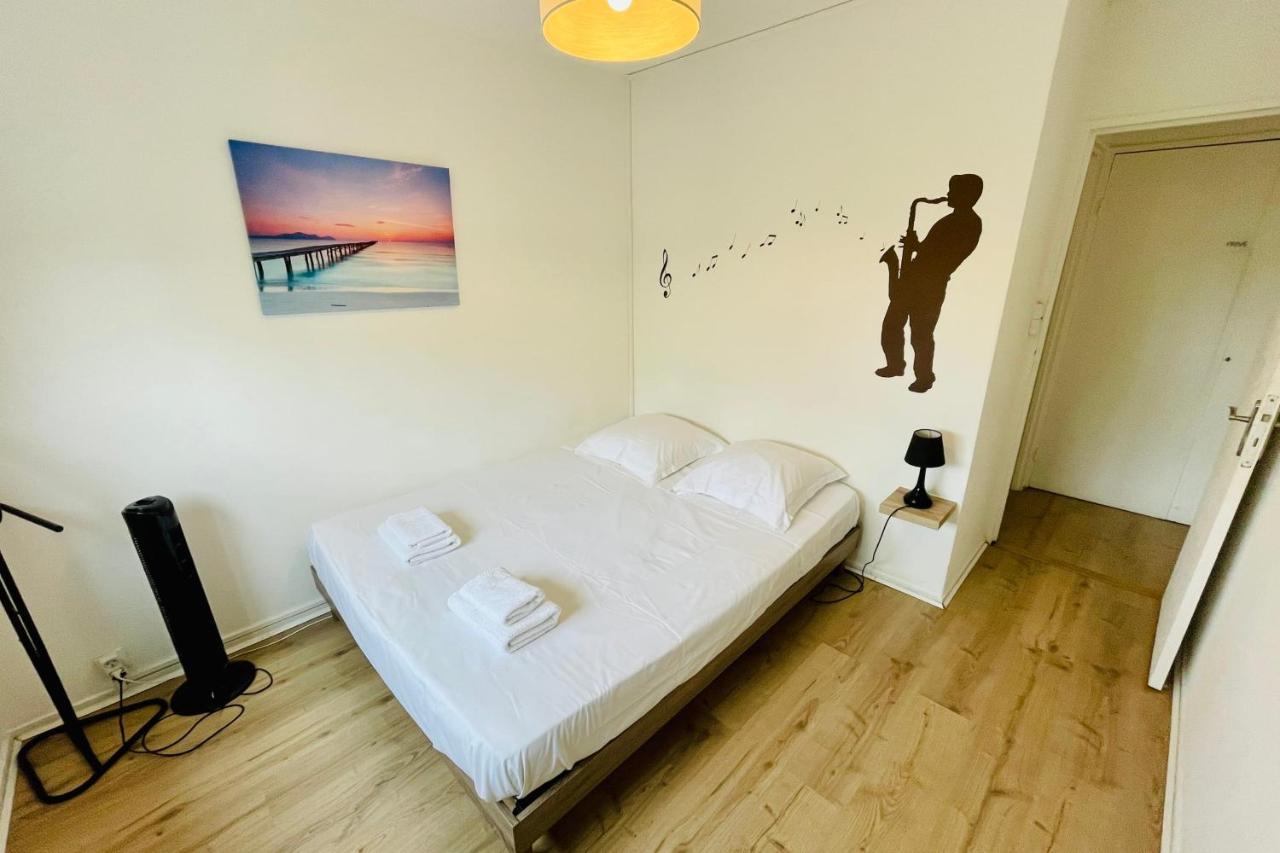 Luminous Apartment With Parking Near The City Center Cenon Bagian luar foto