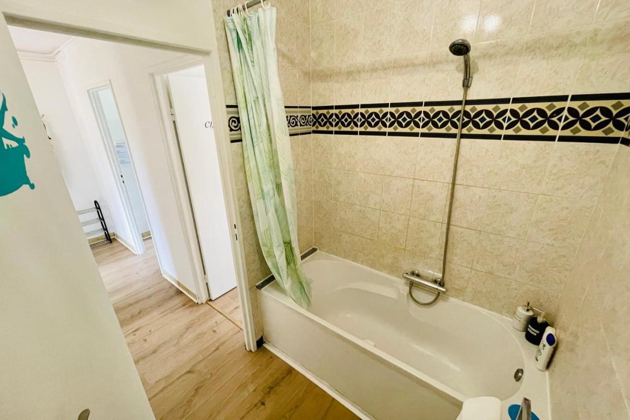 Luminous Apartment With Parking Near The City Center Cenon Bagian luar foto