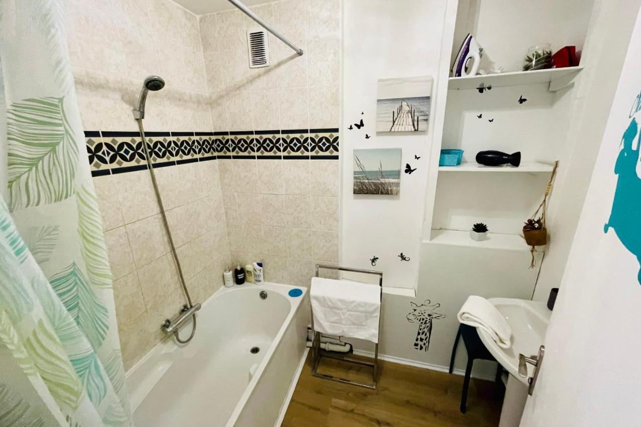Luminous Apartment With Parking Near The City Center Cenon Bagian luar foto